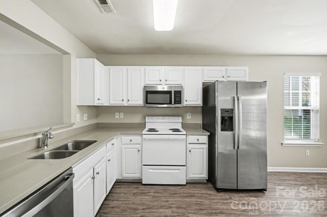 911 Valley Ridge Road, Charlotte, NC 28214