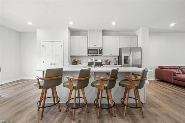 1204 Gunboat DR, Suffolk, VA 23435