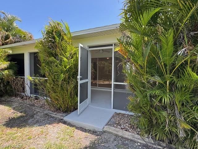 910 SW 3rd AVE, Cape Coral, FL 33991