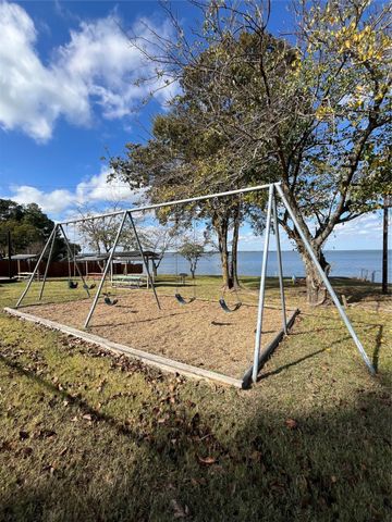 119 Daisy Circle, Gun Barrel City, TX 75156