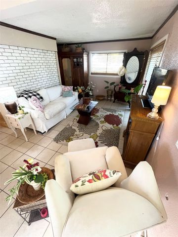 119 Daisy Circle, Gun Barrel City, TX 75156