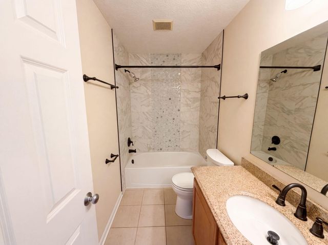 1332 Delcastle Loop, Grove City, OH 43123