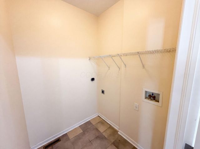 1332 Delcastle Loop, Grove City, OH 43123