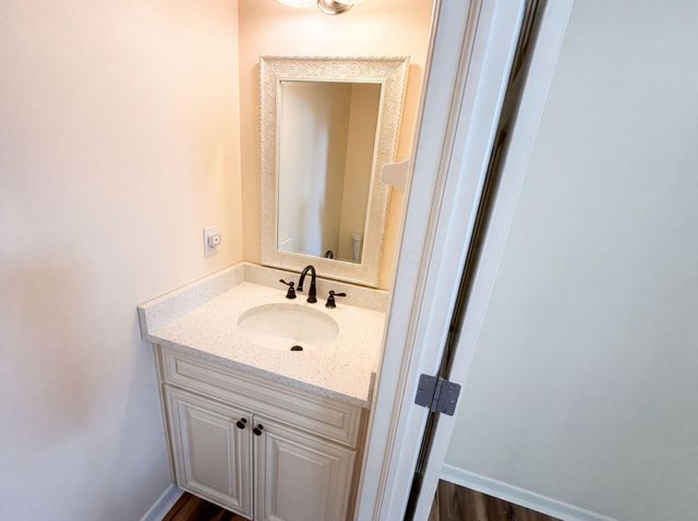 1332 Delcastle Loop, Grove City, OH 43123