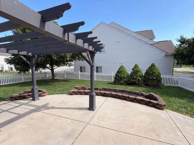 1332 Delcastle Loop, Grove City, OH 43123