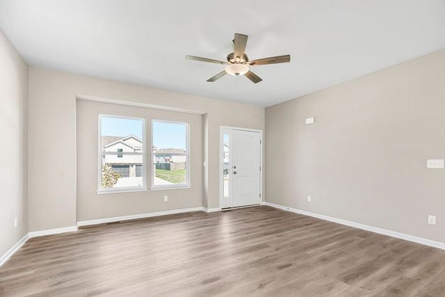 2521 SW Mitchell Street, Oak Grove, MO 64075