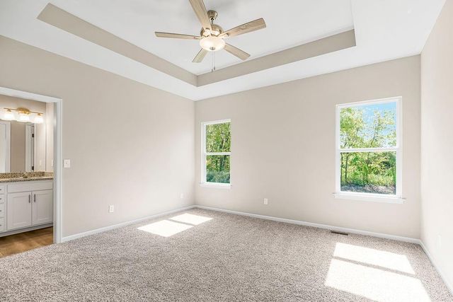 2521 SW Mitchell Street, Oak Grove, MO 64075