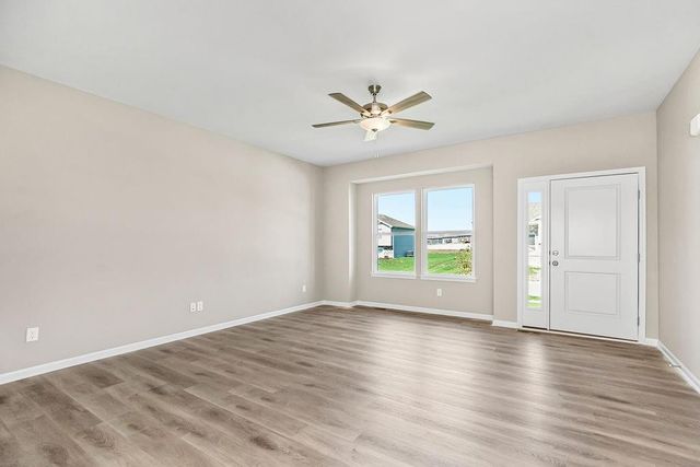 2521 SW Mitchell Street, Oak Grove, MO 64075