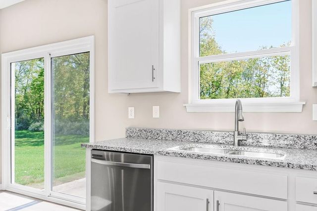 2521 SW Mitchell Street, Oak Grove, MO 64075