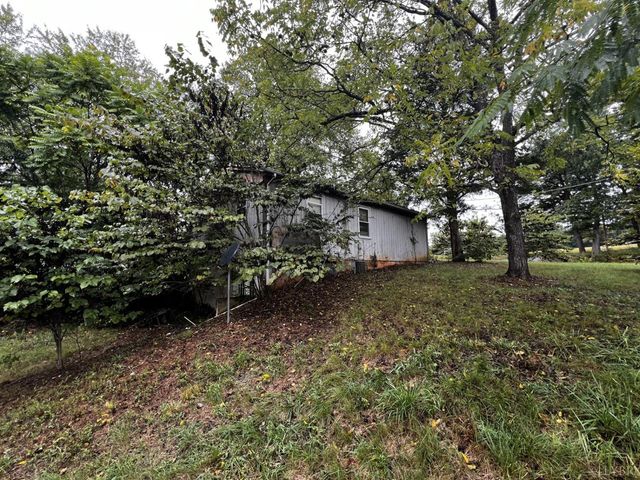 6069 Dews Road, Hurt, VA 24563