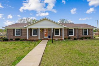132 Crestview Dr, Mcminnville, TN 37110