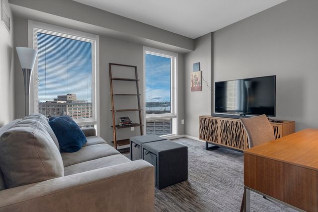 80 Broad St PH1403, Boston, MA 02110