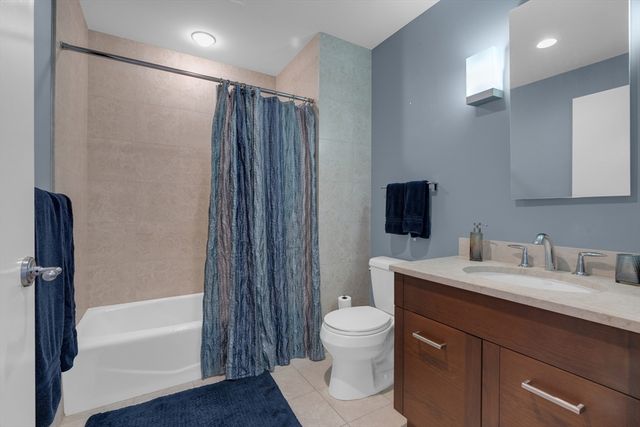 80 Broad St PH1403, Boston, MA 02110