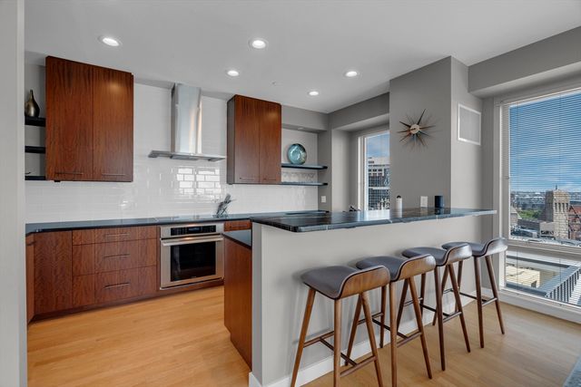 80 Broad St PH1403, Boston, MA 02110