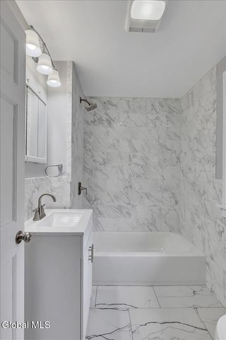 1231 N Westcott Road, Rotterdam, NY 12306