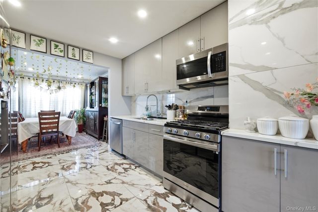 192 Mill Road, Valley Stream, NY 11581