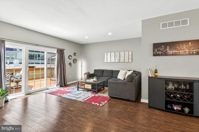 3 CHERRY ST, Downingtown, PA 19335