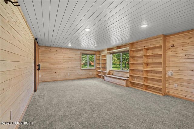 4280 N Wolverine Road, Palmer, AK 99645