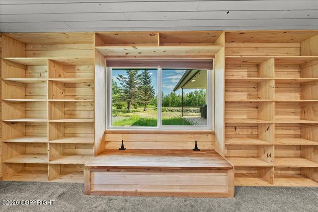 4280 N Wolverine Road, Palmer, AK 99645