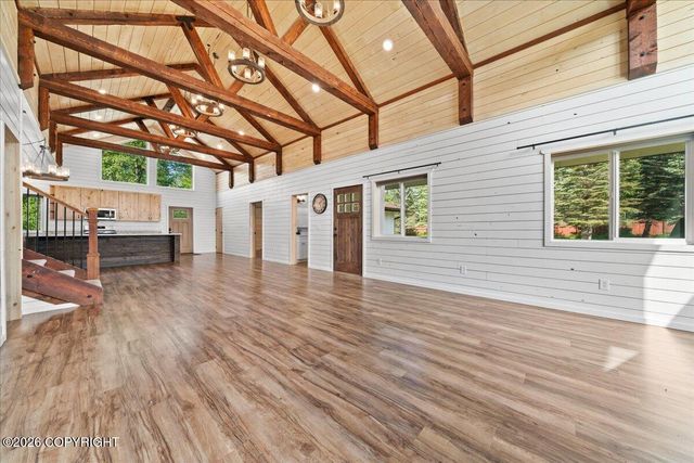4280 N Wolverine Road, Palmer, AK 99645