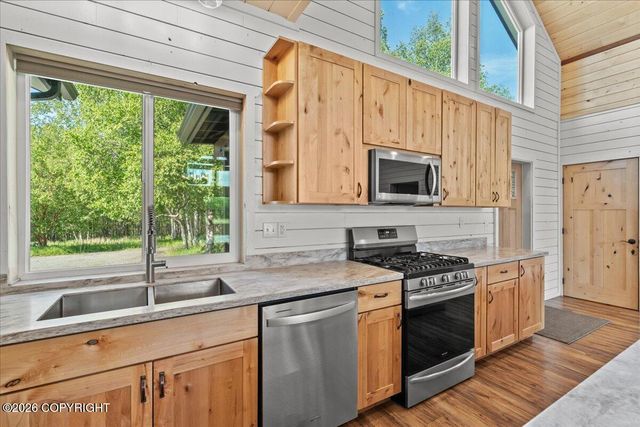 4280 N Wolverine Road, Palmer, AK 99645