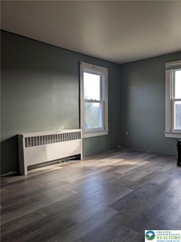 307 Oak Street, Roseto Boro, PA 18013