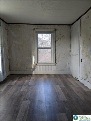 307 Oak Street, Roseto Boro, PA 18013