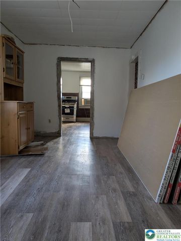 307 Oak Street, Roseto Boro, PA 18013