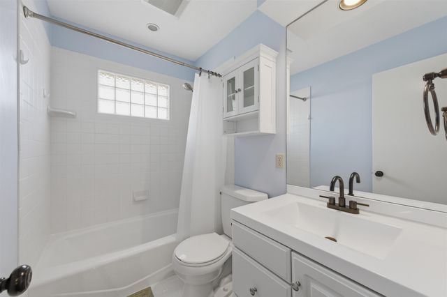 262 S Bonnie Brae, Wichita, KS 67207
