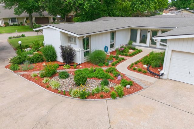 262 S Bonnie Brae, Wichita, KS 67207