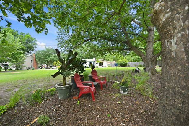262 S Bonnie Brae, Wichita, KS 67207