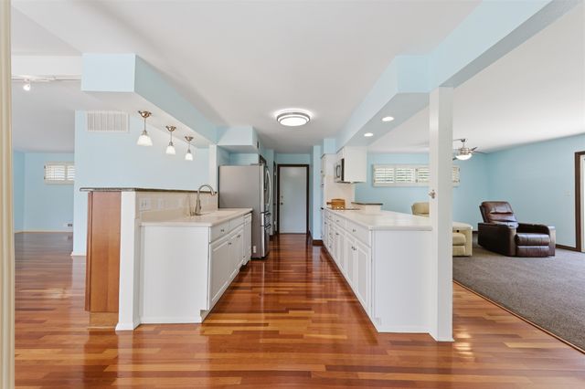 262 S Bonnie Brae, Wichita, KS 67207