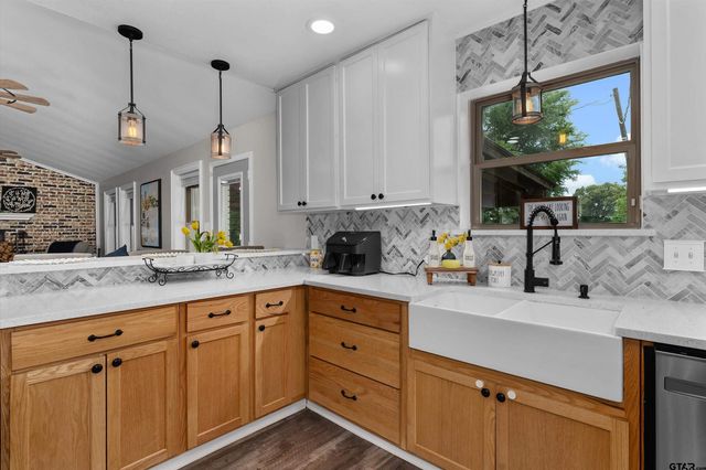 7017 Verbena Rd, Ore City, TX 75683