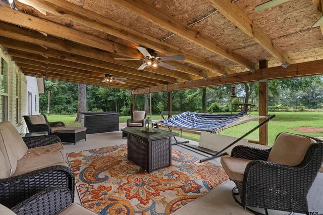 7017 Verbena Rd, Ore City, TX 75683
