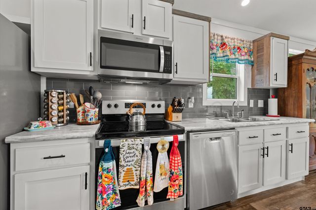 7017 Verbena Rd, Ore City, TX 75683