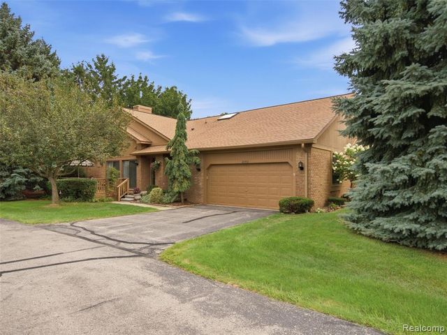 2195 London Bridge Drive, Rochester Hills, MI 48307
