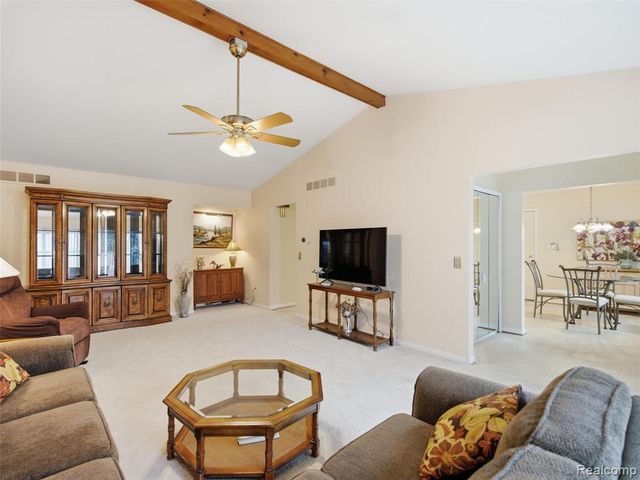 2195 London Bridge Drive, Rochester Hills, MI 48307