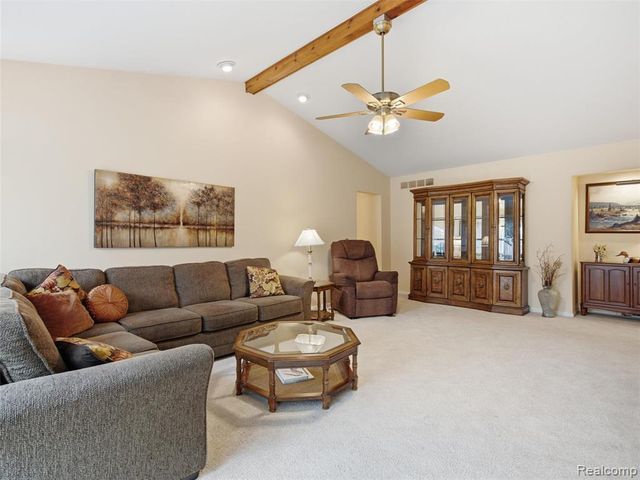 2195 London Bridge Drive, Rochester Hills, MI 48307