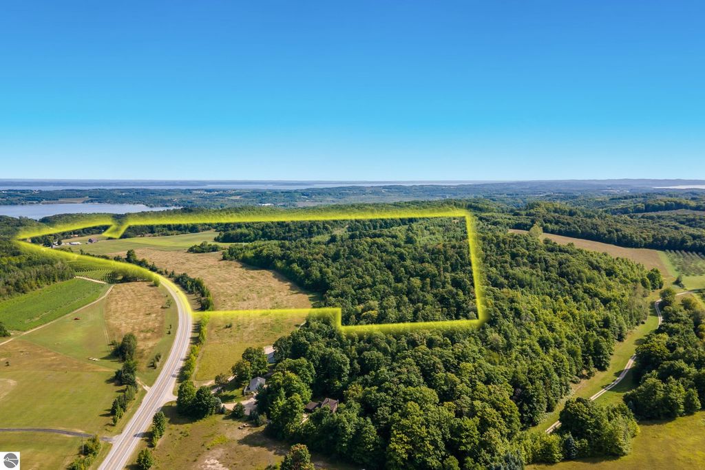 Image 7 of property listing at Parcel B E Duck Lake Road, Suttons Bay, MI 49682