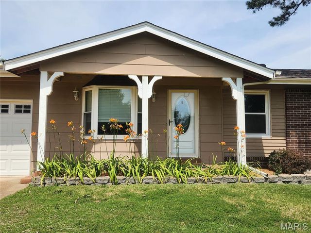 2217 Gladiator Drive, Fenton, MO 63026