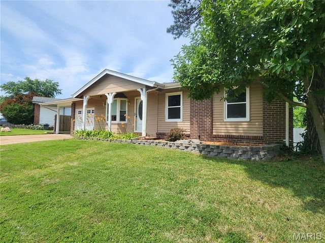 2217 Gladiator Drive, Fenton, MO 63026