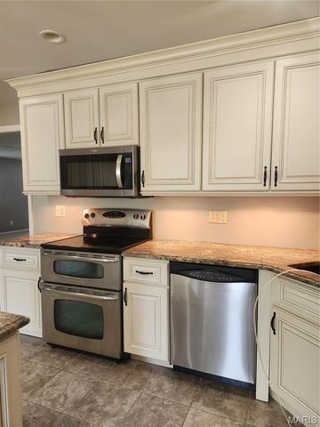 2217 Gladiator Drive, Fenton, MO 63026