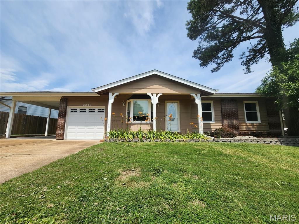 2217 Gladiator Drive, Fenton, MO 63026