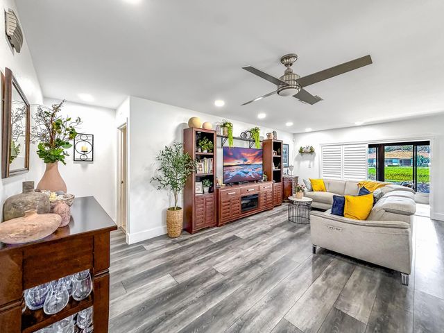 13232 Lucinda Palm Court B, Delray Beach, FL 33484