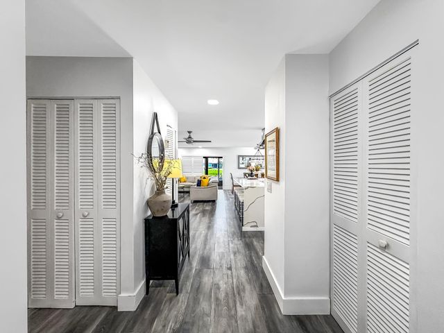 13232 Lucinda Palm Court B, Delray Beach, FL 33484