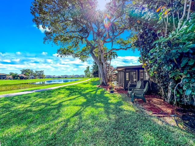 13232 Lucinda Palm Court B, Delray Beach, FL 33484