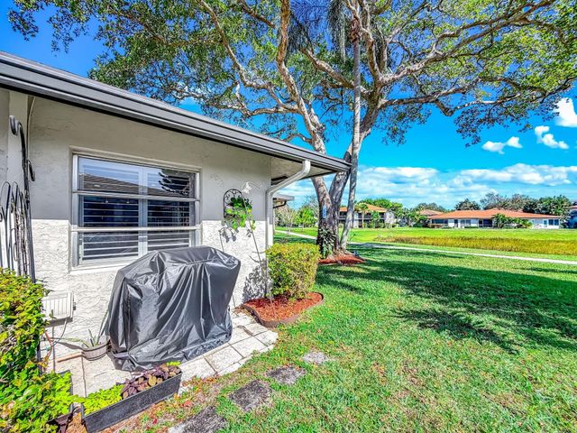 13232 Lucinda Palm Court B, Delray Beach, FL 33484