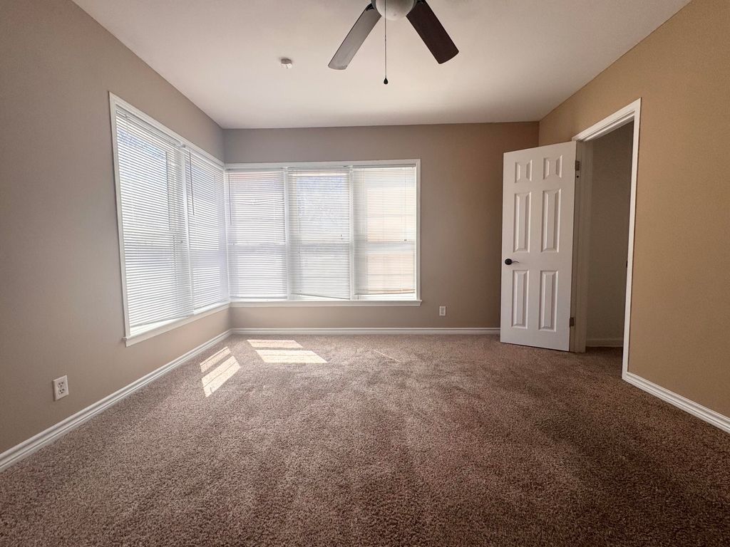 Image 17 of property listing at 2102 Live Oak Street, San Angelo, TX 76901