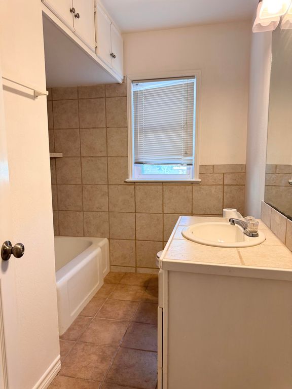 Image 21 of property listing at 2102 Live Oak Street, San Angelo, TX 76901