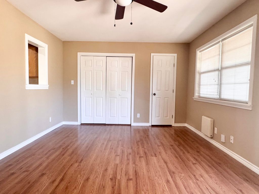 Image 8 of property listing at 2102 Live Oak Street, San Angelo, TX 76901